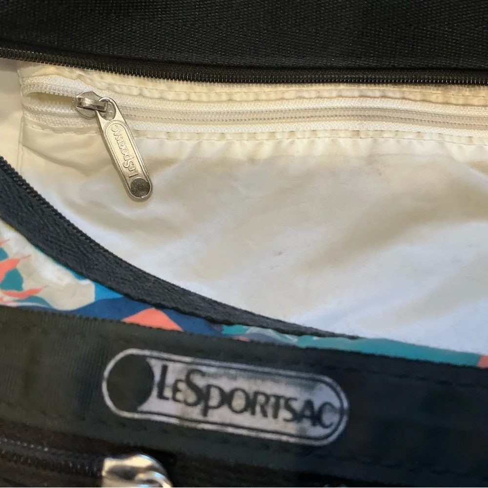 Vintage LeSportsac yacht pattern multicolored shoulder bag